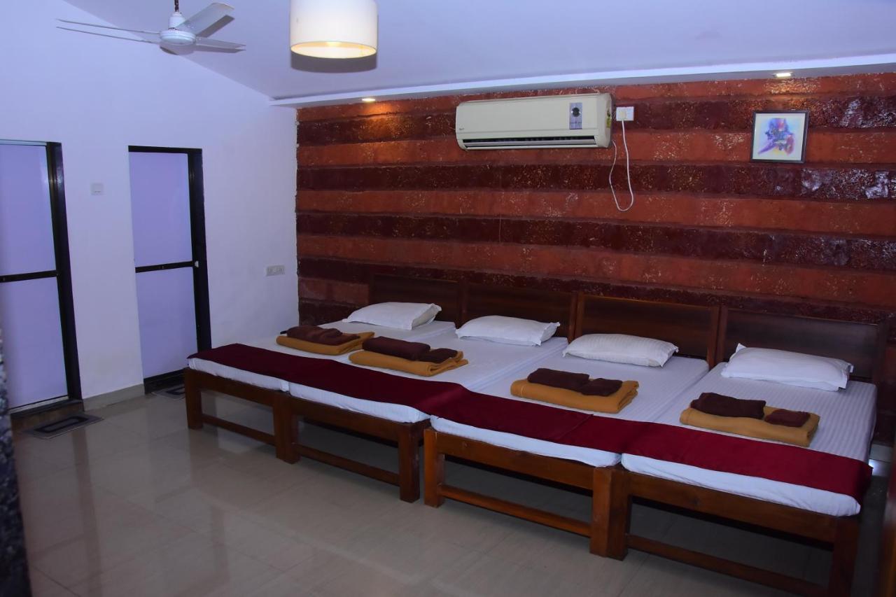 Salt Water Resort Dāpoli Esterno foto