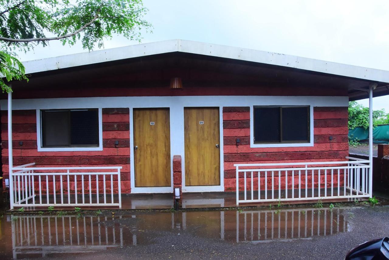 Salt Water Resort Dāpoli Esterno foto