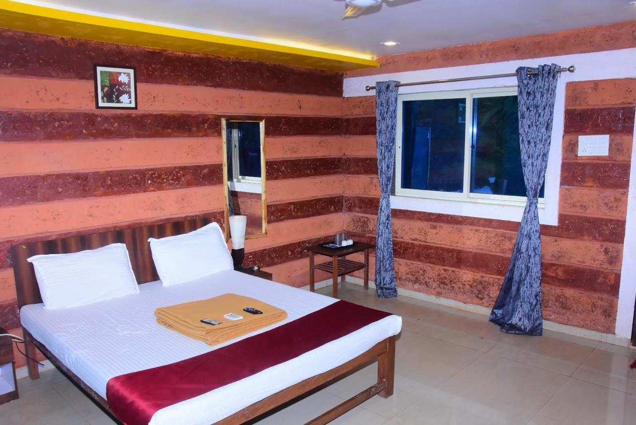 Salt Water Resort Dāpoli Esterno foto