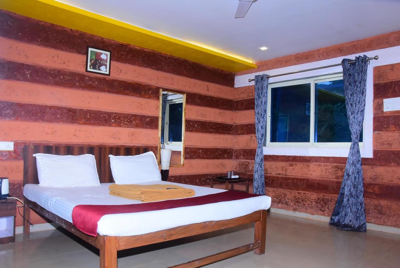 Salt Water Resort Dāpoli Esterno foto