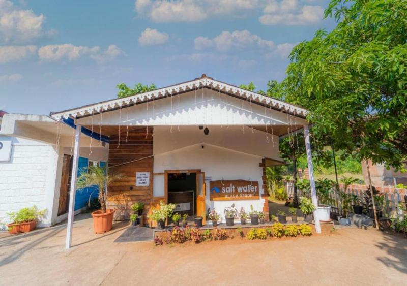 Salt Water Resort Dāpoli Esterno foto