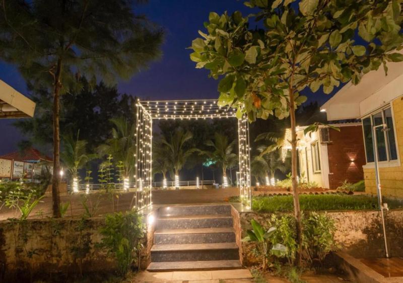 Salt Water Resort Dāpoli Esterno foto